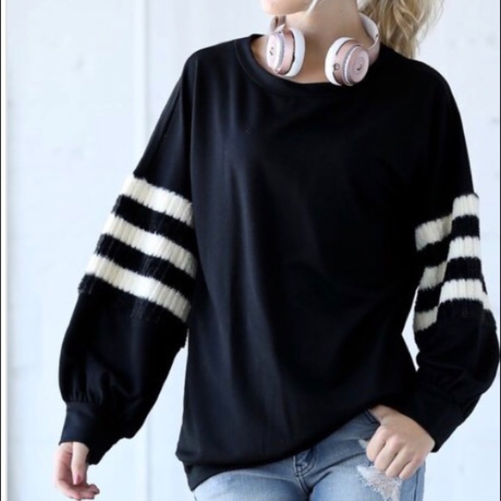 ☀️NEW☀️♣️Black♣️Balloon Sleeve Top - Picture 3 of 4